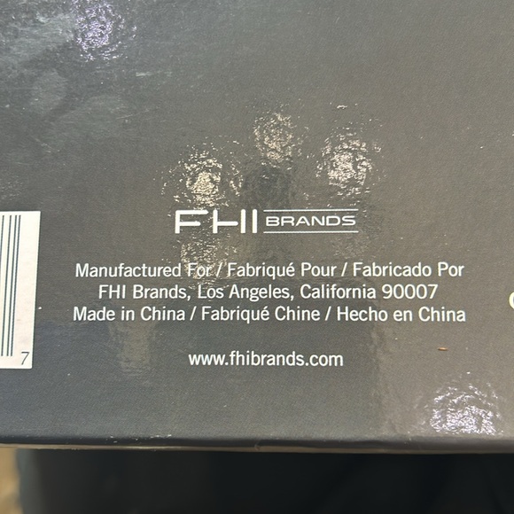 FHI Heat Platform All-In-One Blow Out Handle Less Hair Dryer with Attachment - Picture 4 of 9